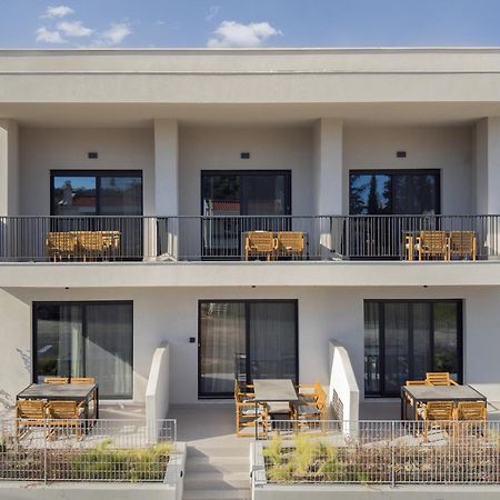 The 8 Suites Polychrono Bagian luar foto