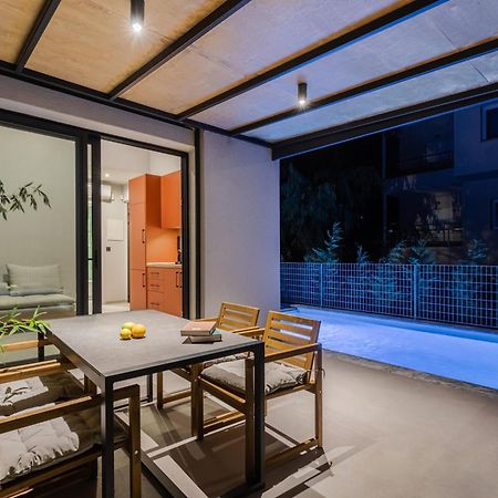 The 8 Suites Polychrono Bagian luar foto