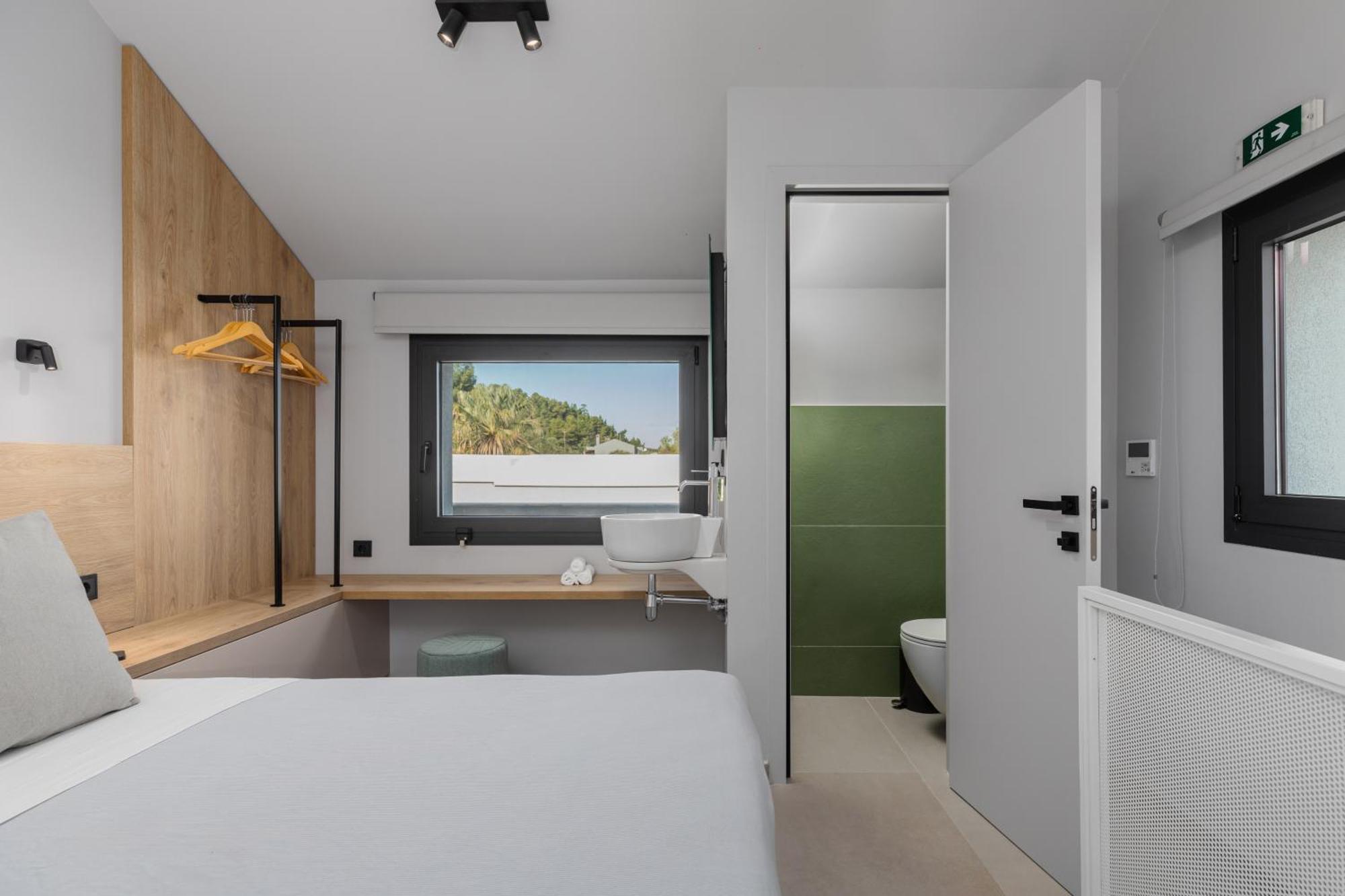 The 8 Suites Polychrono Bagian luar foto