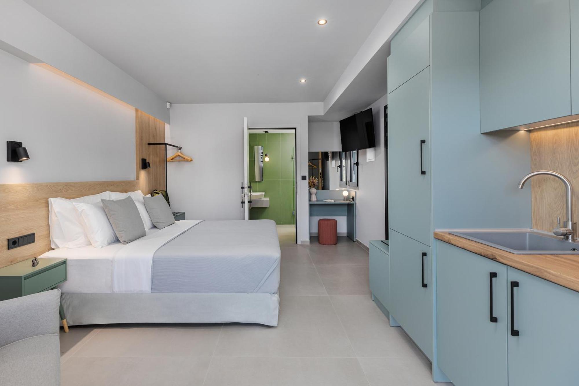 The 8 Suites Polychrono Bagian luar foto