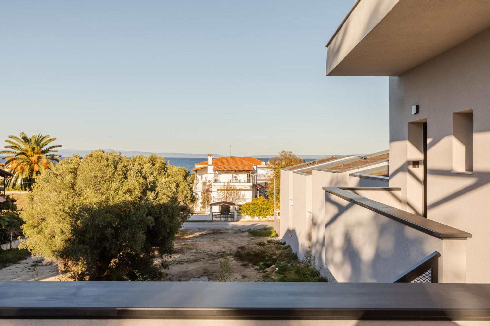 The 8 Suites Polychrono Bagian luar foto