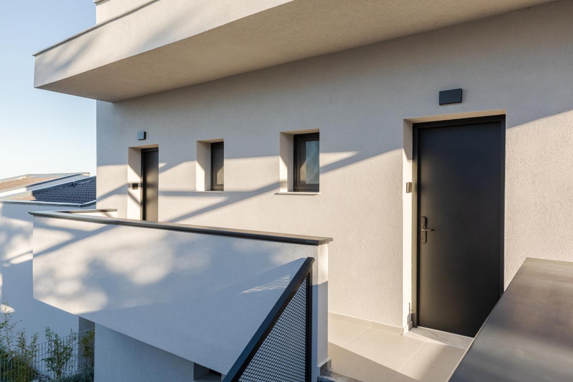The 8 Suites Polychrono Bagian luar foto