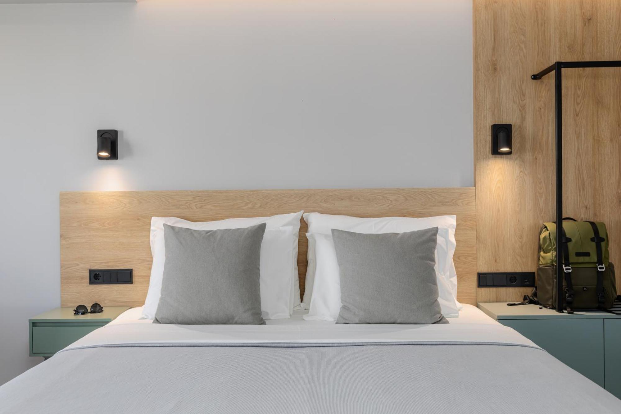 The 8 Suites Polychrono Bagian luar foto