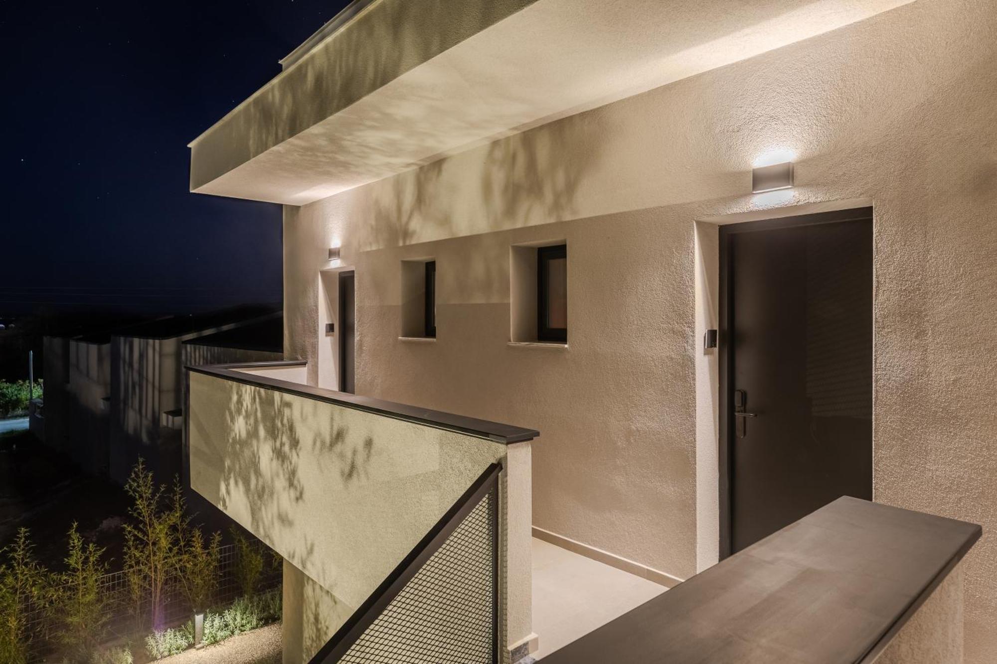 The 8 Suites Polychrono Bagian luar foto