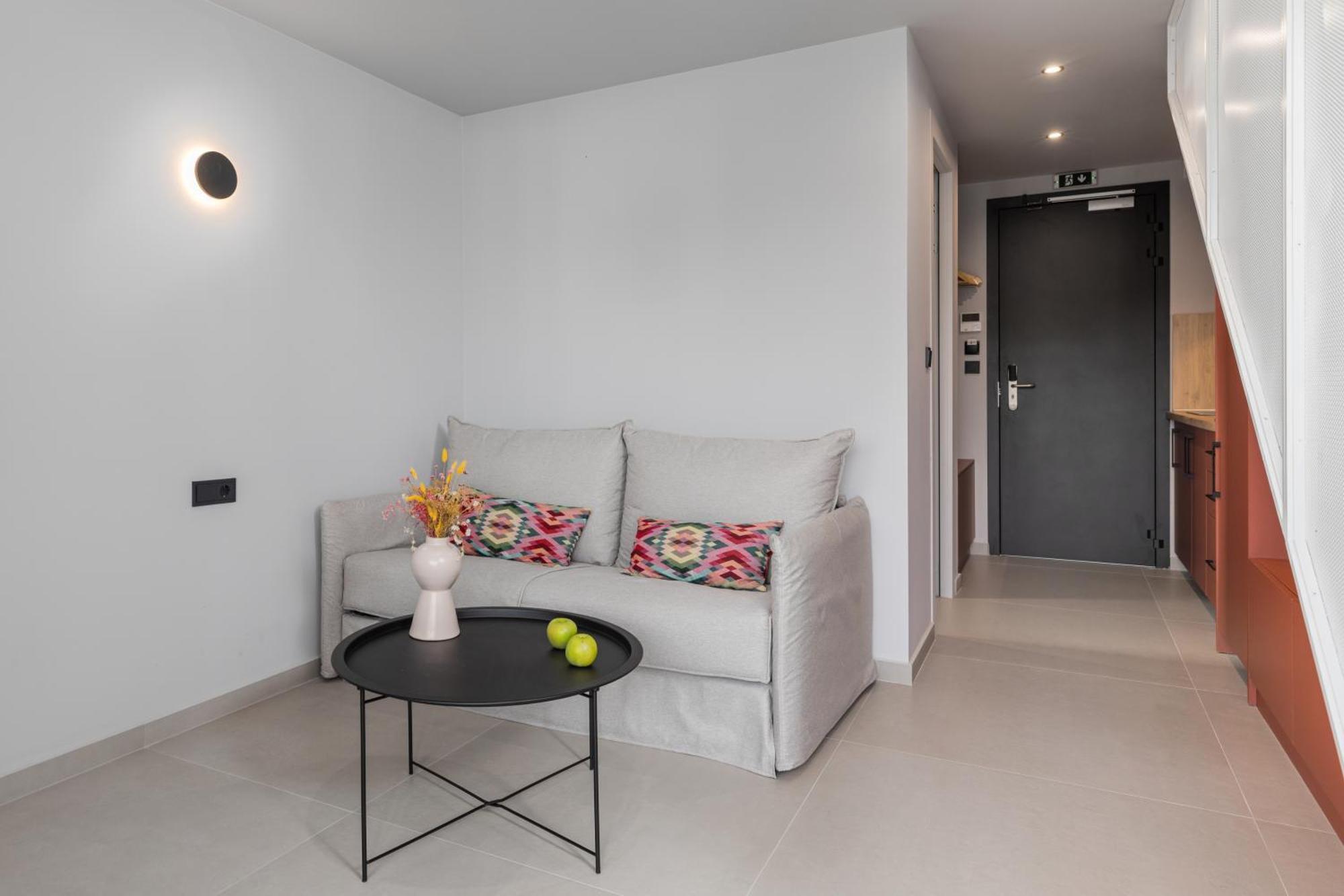 The 8 Suites Polychrono Bagian luar foto