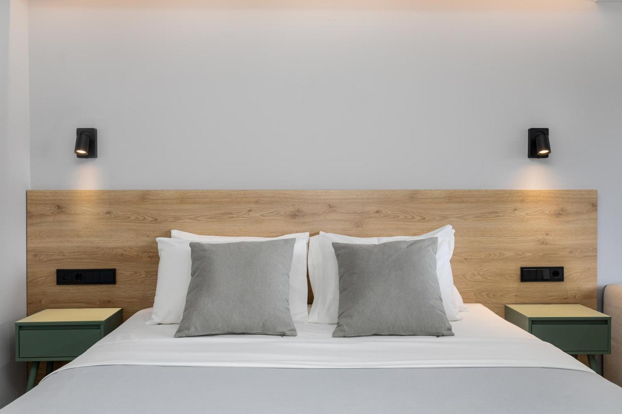 The 8 Suites Polychrono Bagian luar foto