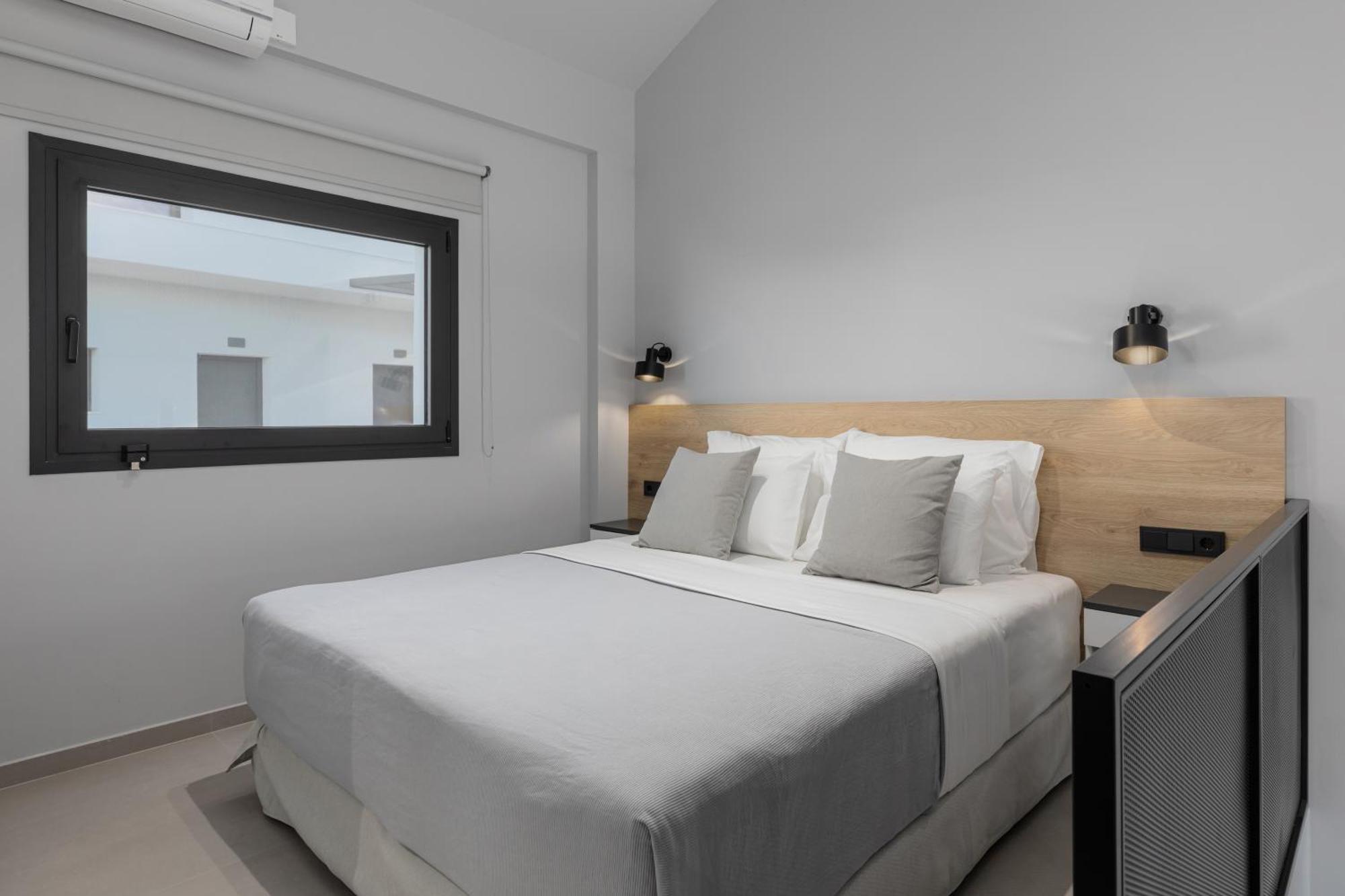 The 8 Suites Polychrono Bagian luar foto