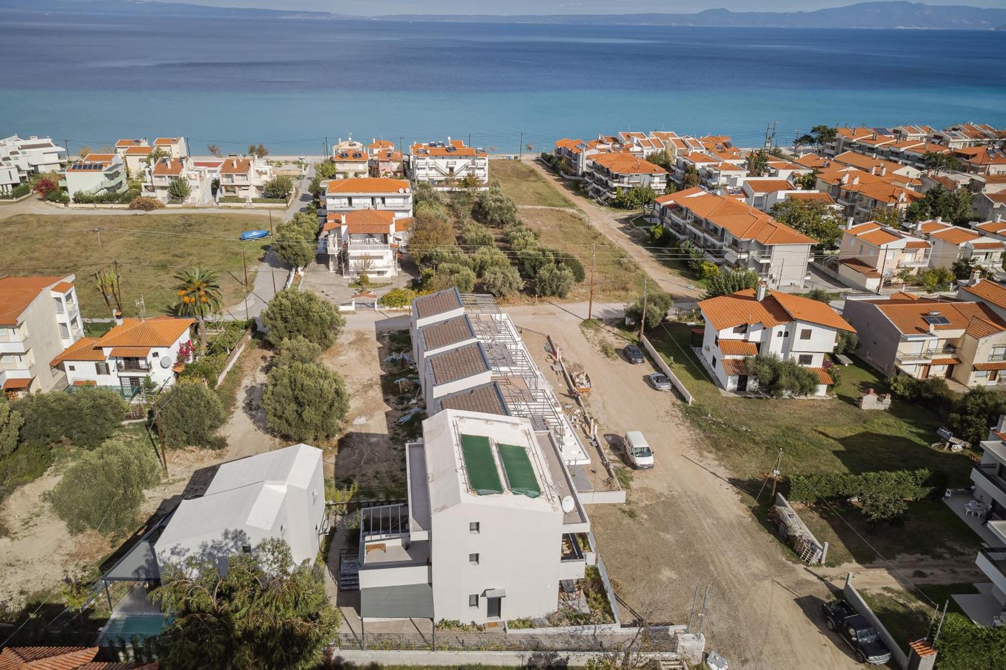 The 8 Suites Polychrono Bagian luar foto