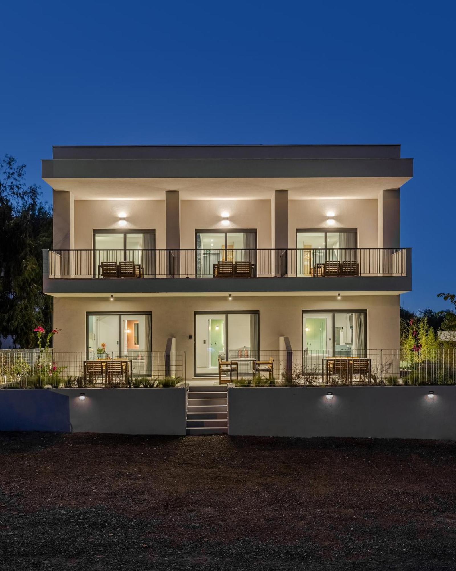 The 8 Suites Polychrono Bagian luar foto