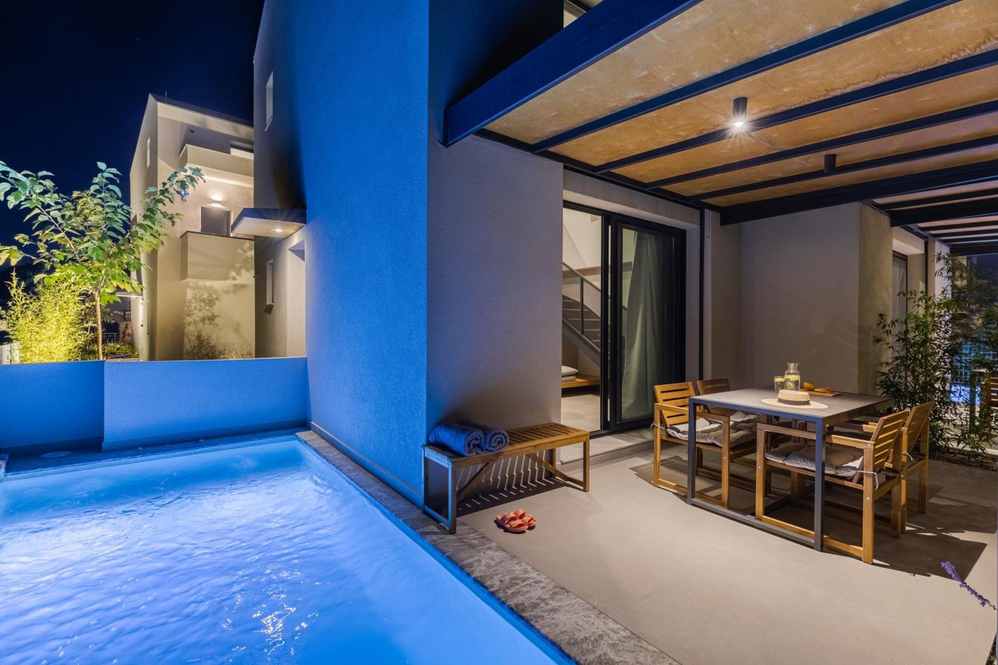 The 8 Suites Polychrono Bagian luar foto