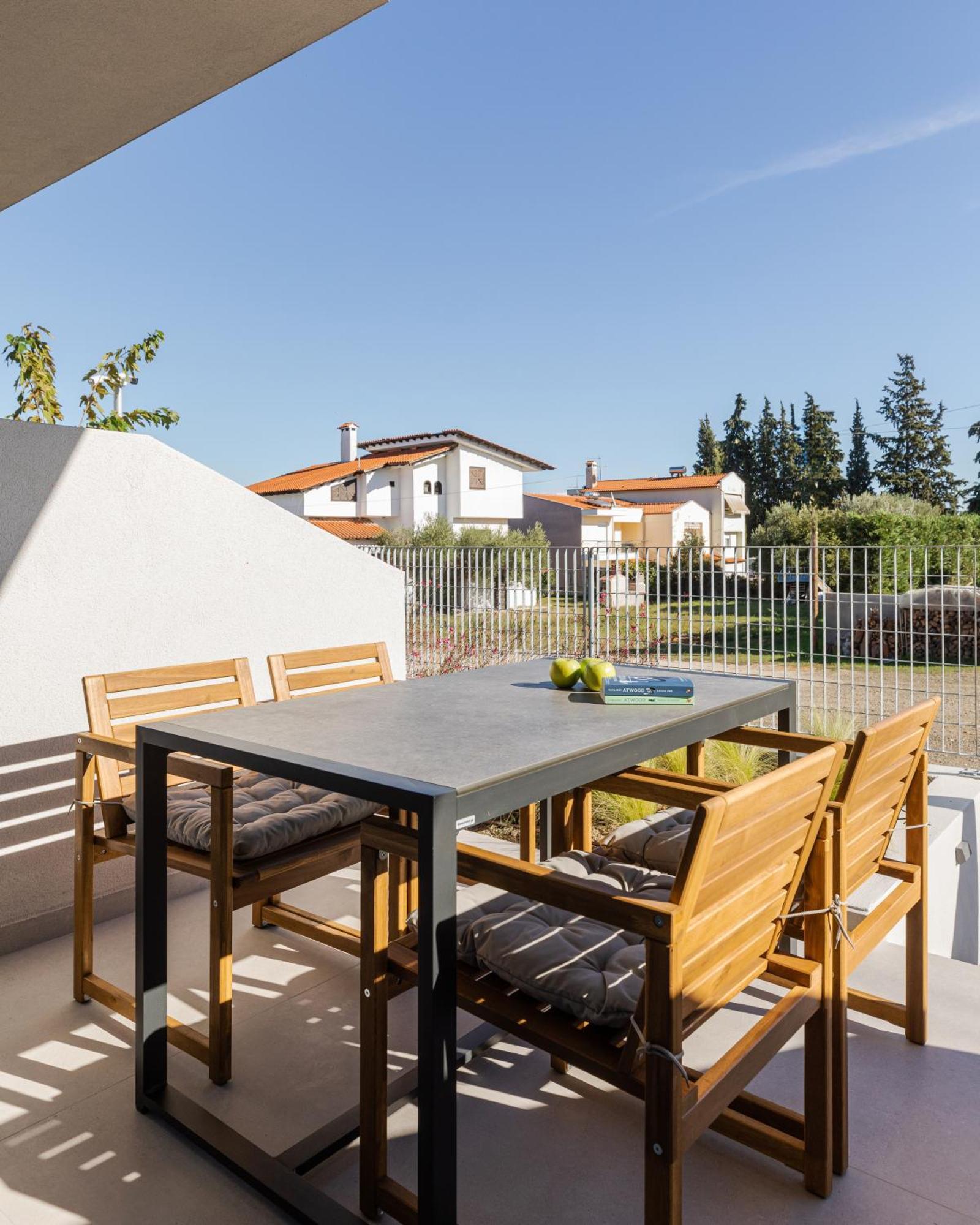 The 8 Suites Polychrono Bagian luar foto