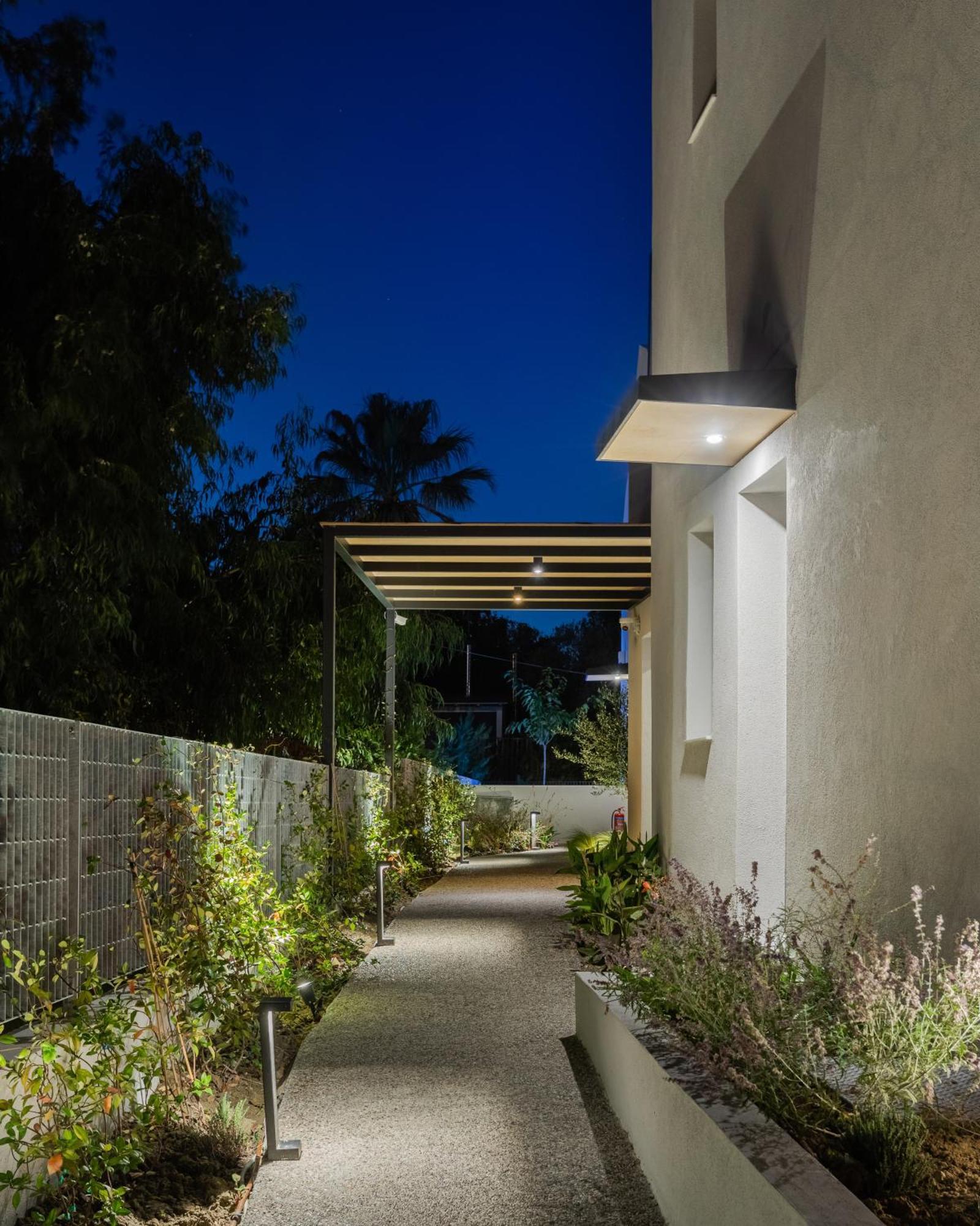 The 8 Suites Polychrono Bagian luar foto